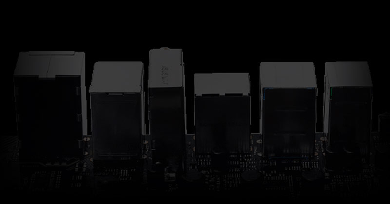 Rückseitiges Anschlusspanel aus Edelstahl