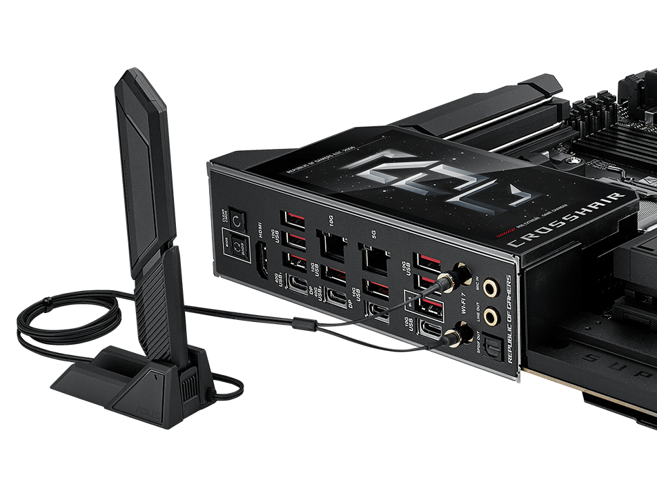 ROG Crosshair X870E Extreme mit ASUS WiFi Q-Antenne