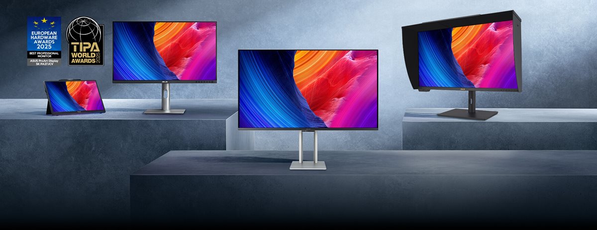 Drei ProArt-Monitore auf Podesten